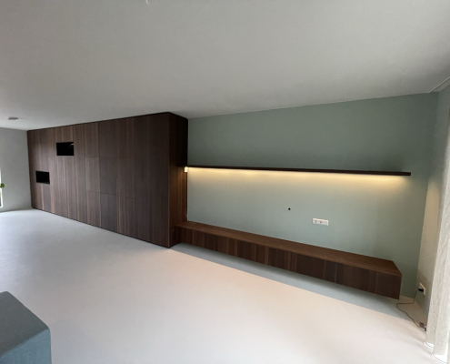 Lariks interieur en TV meubel kasten op maat Rotterdam